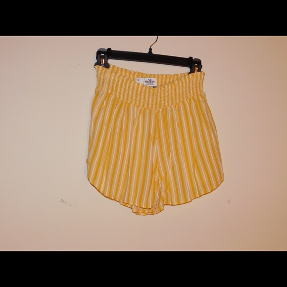 HOLLISTER YELLOW SHORTS - Picture 2 of 2